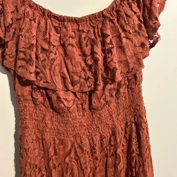 Shyanne High Low Lace Dress - Picture 4 of 7